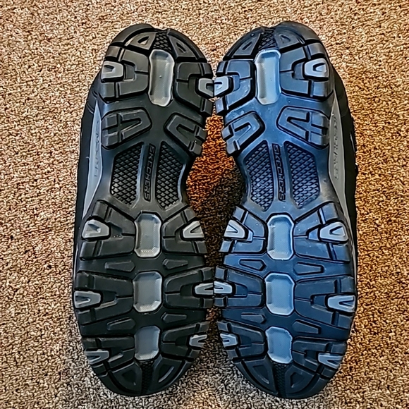 Men's Sneakers - Picture 12 of 16